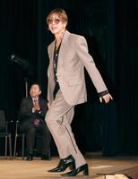 登壇する渋谷龍太