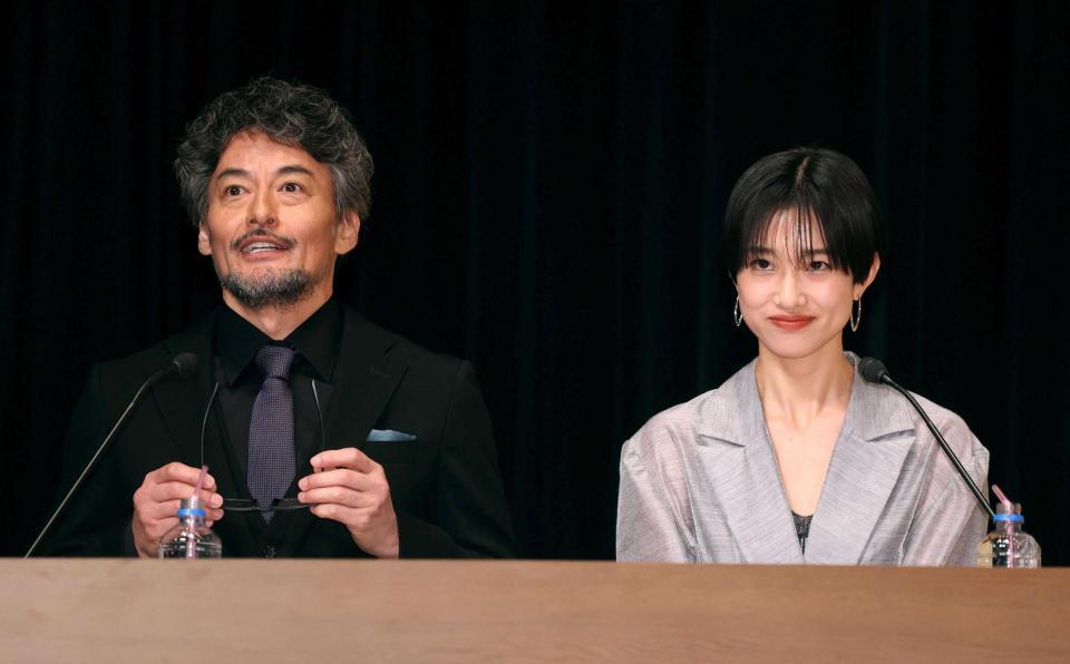 司会を務めた山口馬木也（左）と河合優実