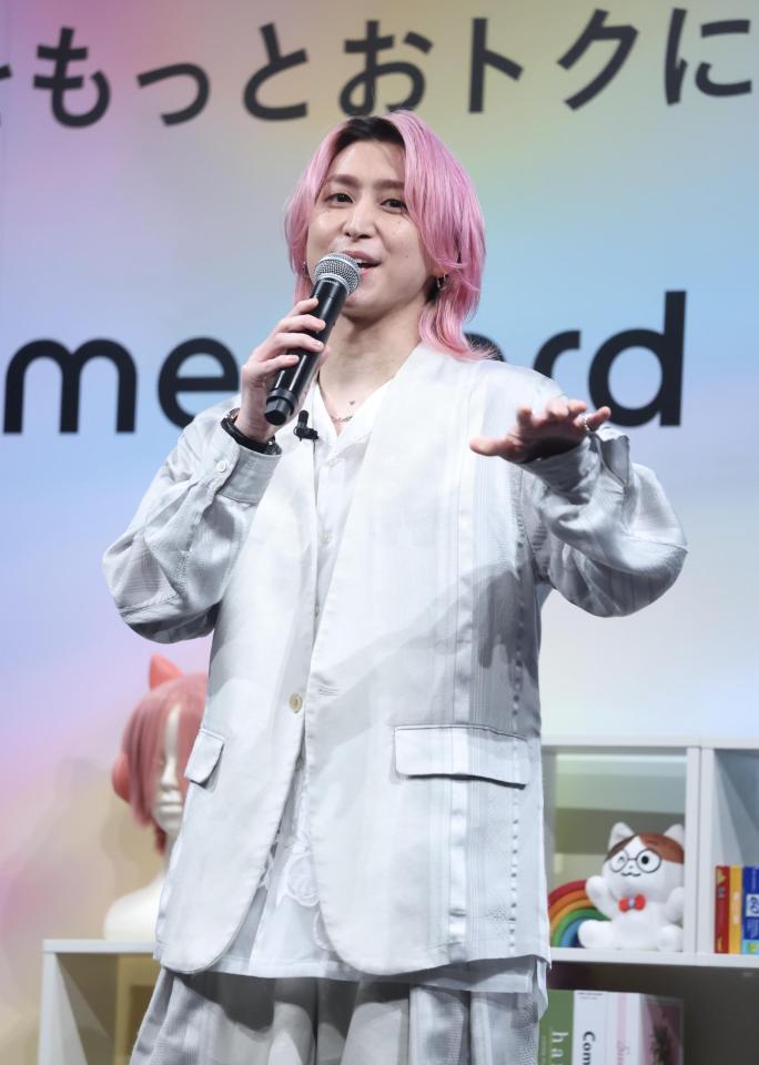 新ＣＭ発表会に登壇したＳｎｏｗ　Ｍａｎの佐久間大介（撮影・石井剣太郎）