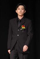 主演男優賞を受賞した吉沢亮（撮影・西岡正）