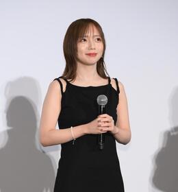 　登壇した齊藤京子（撮影・堀内翔）