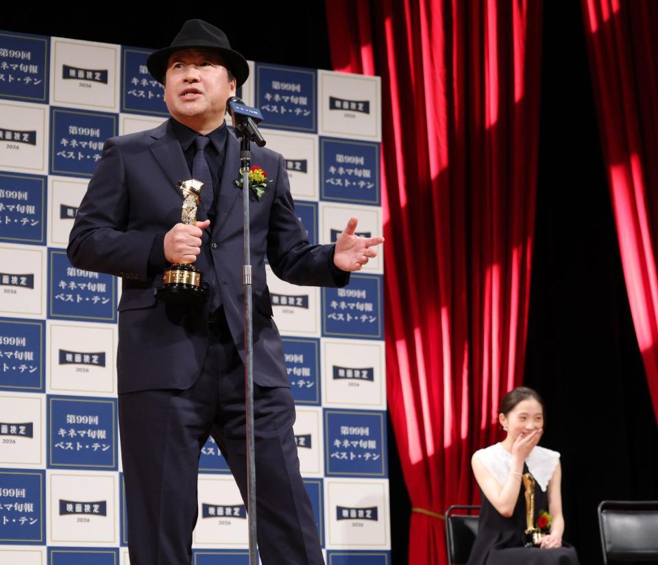 伊東蒼（右）とのエピソードを話す佐藤二朗（撮影・西岡正）