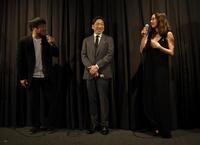 舞台あいさつに登壇した（左から）竹原ピストル、香川照之、中村アン（撮影・石井剣太郎）