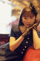 「森戸知沙希カレンダー２０２６．４-２０２７．３」より（撮影・西條彰仁、ワニブックス刊）