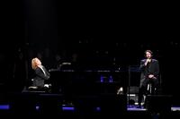 （左から）ＹＯＳＨＩＫＩ、ジョシュグローバンⓒ土居　政則　