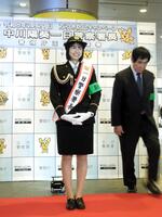 玉川警察署の一日警察署長を務めた中川陽葵