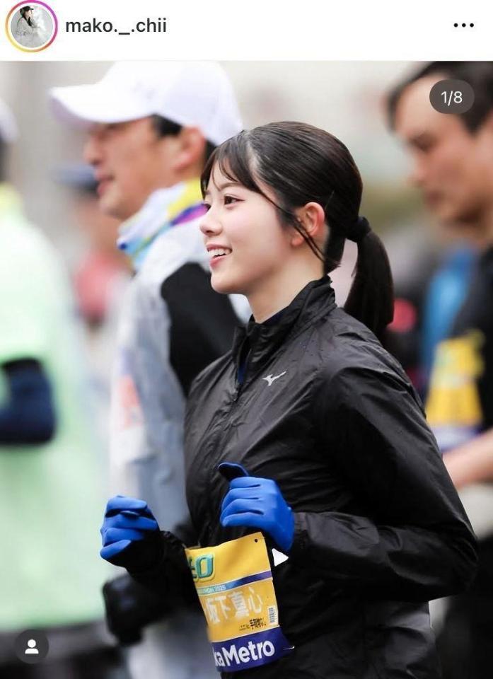 昨年の大阪マラソンでは完走。坂下真心のインスタグラム＠ｍａｋｏ．＿．ｃｈｉｉ（２５年２月２４日付）より