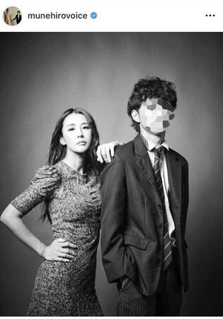 鈴木紗理奈のインスタグラム（ｍｕｎｅｈｉｒｏｖｏｉｃｅ）より