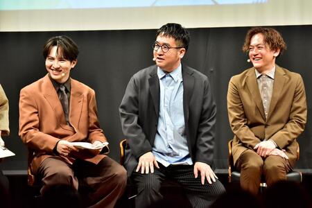 　税理士記念日フェア２０２６に出席した（左から）Ｍ！ＬＫの吉田仁人、なすなかにし・中西茂樹、那須晃行　©文化放送