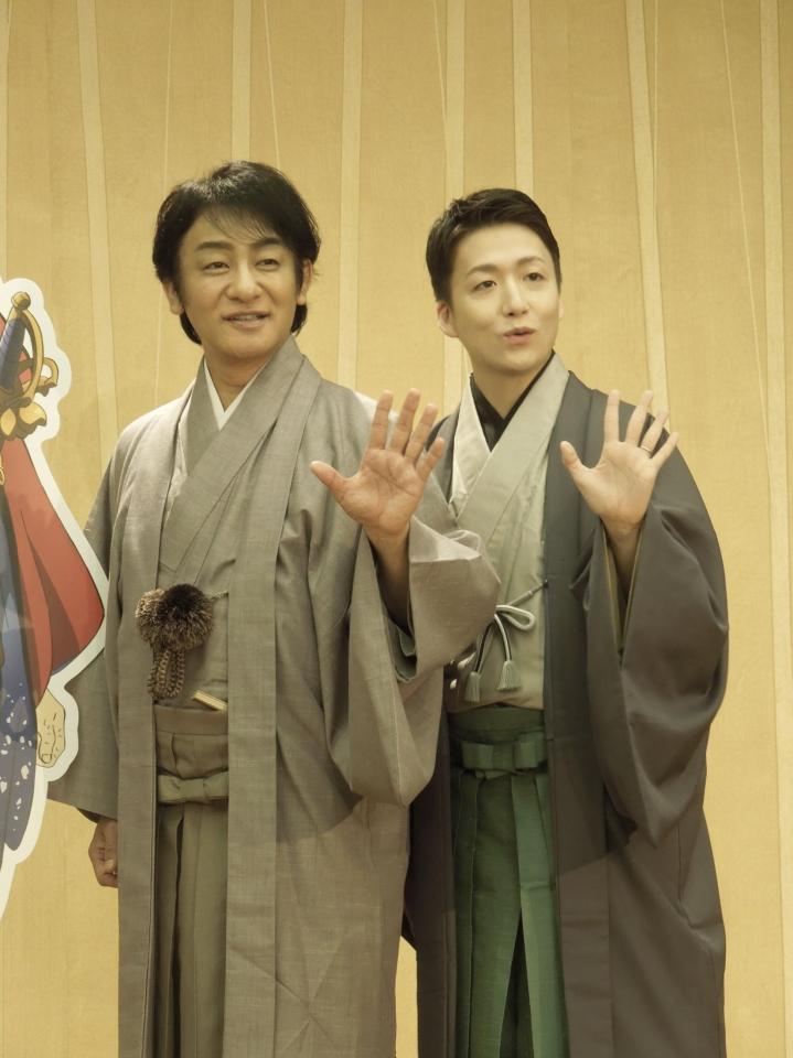 　新作歌舞伎「流白浪燦星（ルパン三世）　碧翠の麗城」上演記念スペシャルトークイベントに登壇した（左から）片岡愛之助、中村米吉