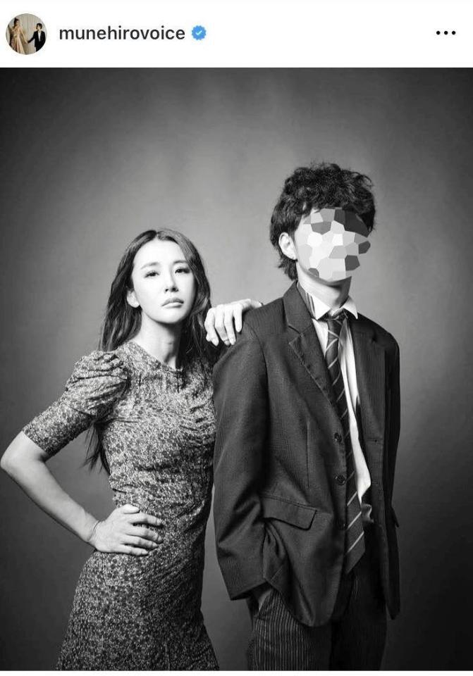 鈴木紗理奈のインスタグラム（ｍｕｎｅｈｉｒｏｖｏｉｃｅ）より