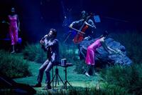 ツアーファイナルで熱唱する平井堅（撮影・岩佐篤樹）