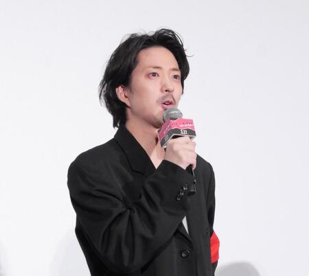 念願だった田口組の参加に目に涙を浮かべて喜びを語る若葉竜也