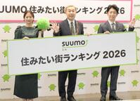 イベントに出席した（左から）森香澄、フットボールアワー・岩尾望、後藤輝基