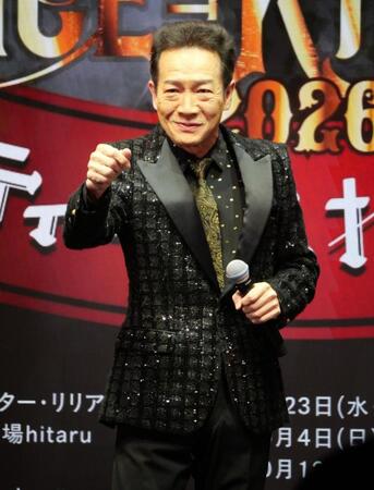 会見に登場した田原俊彦