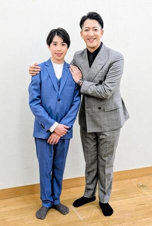 取材会を行った（左から）尾上眞秀、尾上右近＝都内