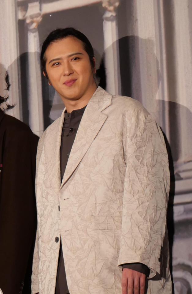 舞台あいさつに登場した尾上松也