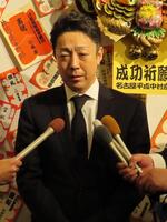 献花に訪れた尾上菊五郎