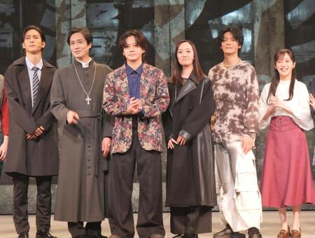 取材会に出席した（左から）福井巴也、大沢健、佐藤流司、野々花ひまり、上田堪大、川上千尋