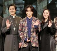 （左から）大沢健、佐藤流司、野々花ひまり