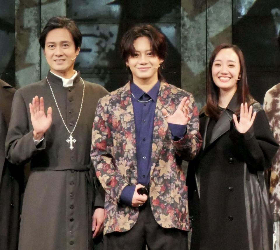 （左から）大沢健、佐藤流司、野々花ひまり