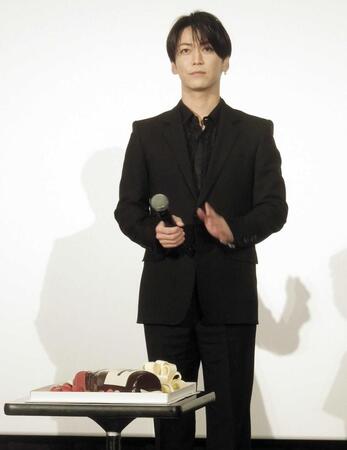 　亀梨和也はテレビアニメ「神の雫」先行上映会イベントで誕生日をサプライズでお祝いされた