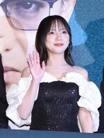 笑顔の齊藤京子（撮影・金田祐二）