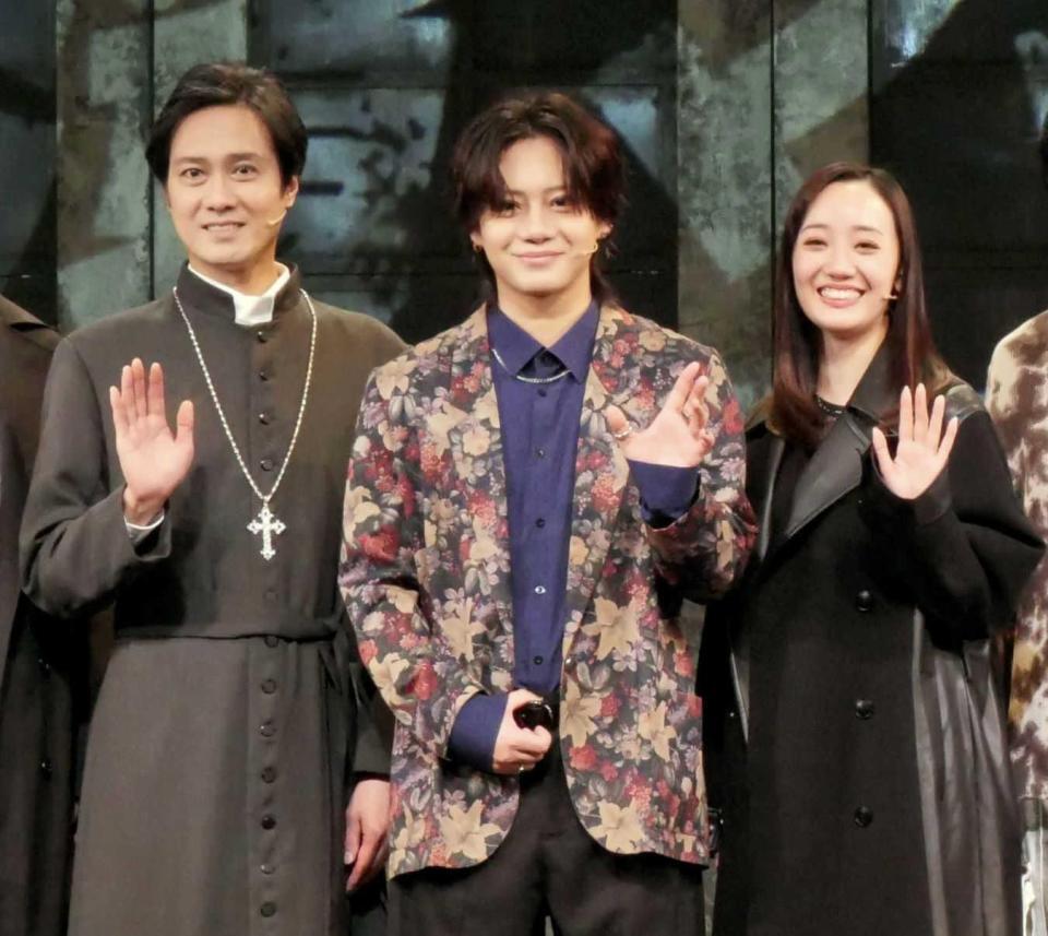 　（左から）大沢健、佐藤流司、野々花ひまり