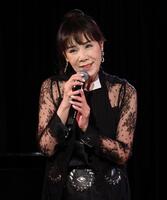 熱唱する未唯ｍｉｅ（撮影・金田祐二）