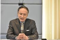 さみしそうな表情を見せる片岡仁左衛門