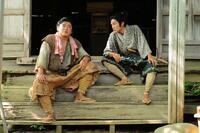 思わぬ一言が因果応報…弥助（右、上川周作）　ＮＨＫ大河ドラマ「豊臣兄弟！」