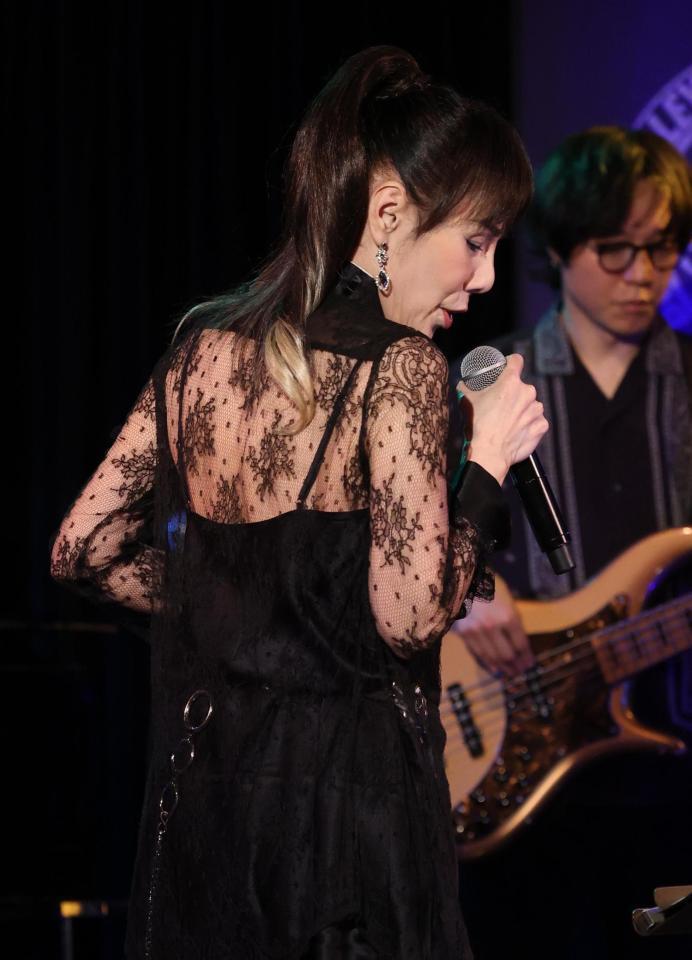 熱唱する未唯ｍｉｅ（撮影・金田祐二）