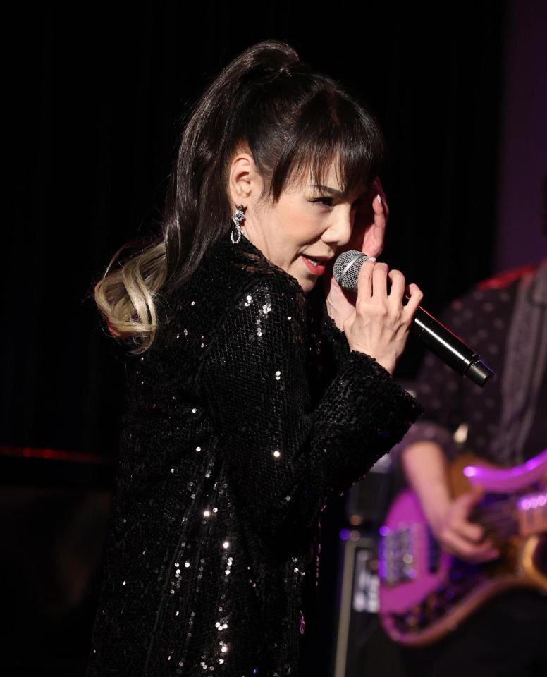 熱唱する未唯ｍｉｅ＝ＢＬＵＥＳ　ＡＬＬＥＹ　ＪＡＰＡＮ（撮影・金田祐二）