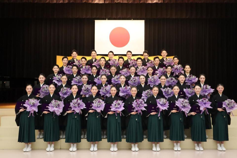 宝塚音楽学校第１１２期卒業式