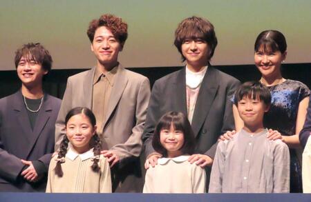 　製作発表に出席した（左から）藤井直樹、福田悠太、八乙女光、堺小春