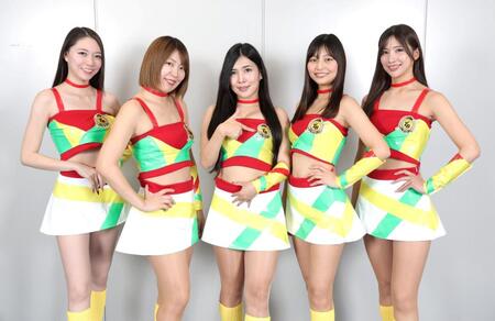 「第２２代　Ｂｅｒｒｙ　Ｇｉｒｌｓ」の（左から）清瀬美麗、桜井麻衣、那波青、若田奈々、廣川エレナ