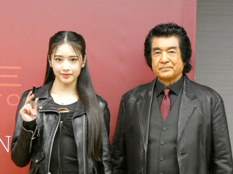 イベントに出席した天翔天音（左）、藤岡弘、＝都内