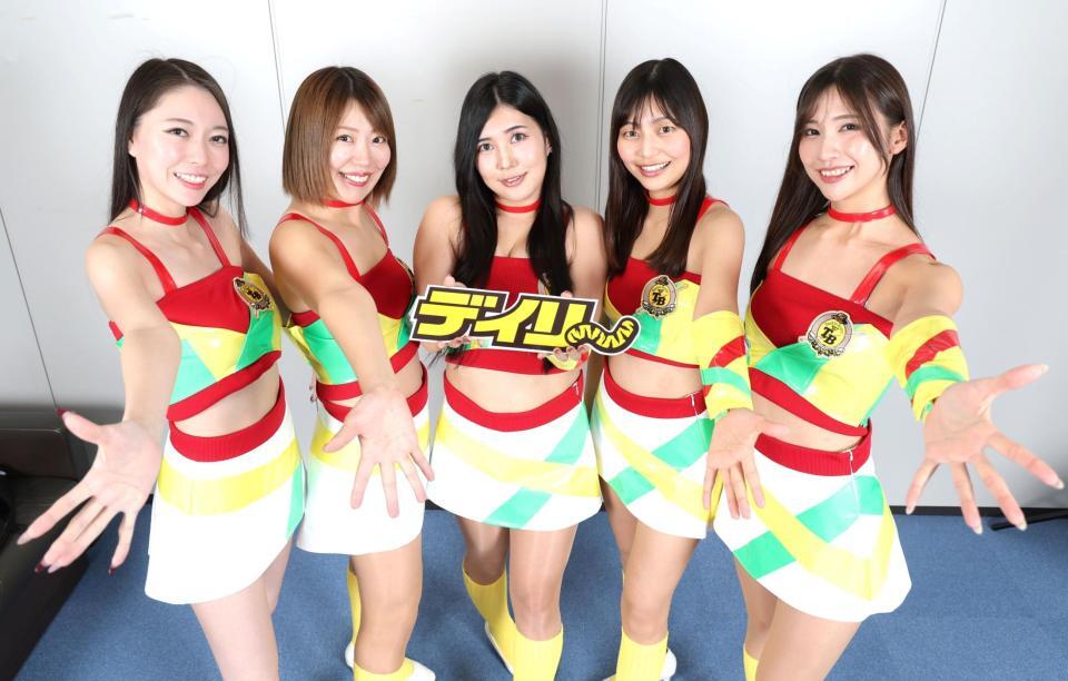 「第２２代　Ｂｅｒｒｙ　Ｇｉｒｌｓ」の（左から）清瀬美麗、桜井麻衣、那波青、若田奈々、廣川エレナ