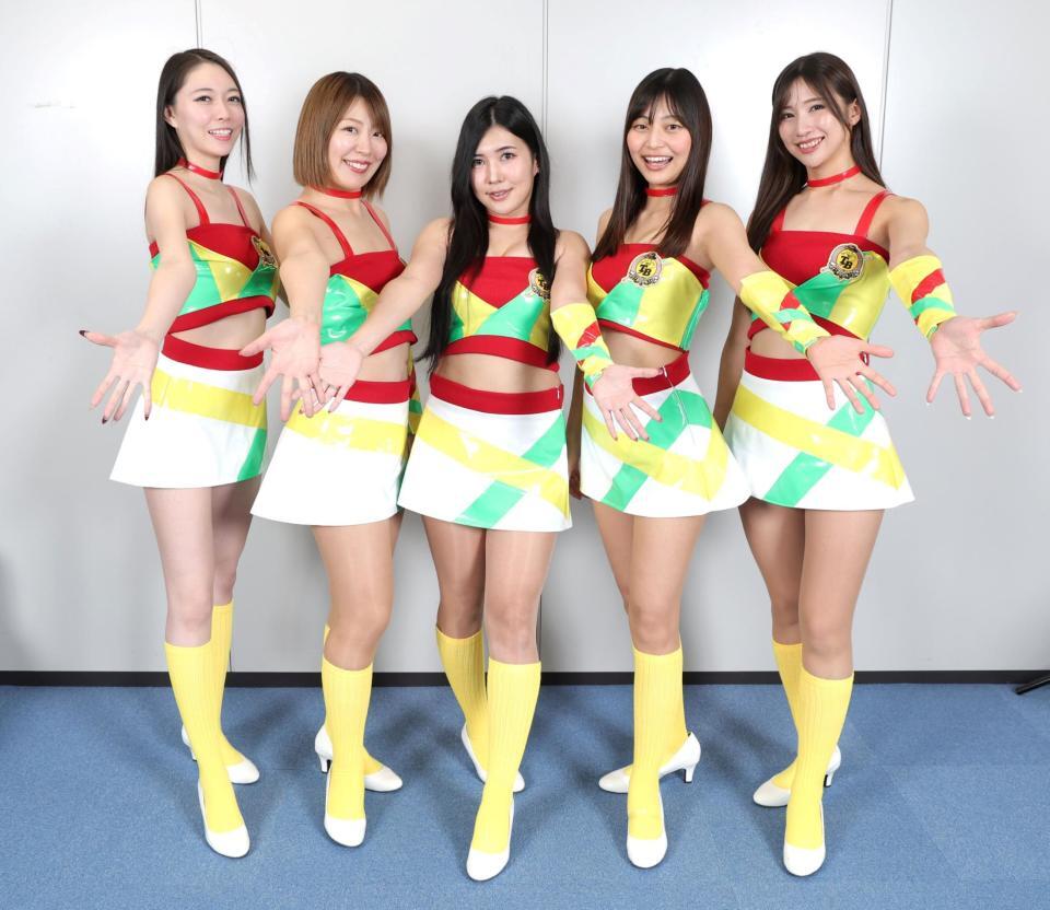 「第２２代　Ｂｅｒｒｙ　Ｇｉｒｌｓ」の（左から）清瀬美麗、桜井麻衣、那波青、若田奈々、廣川エレナ