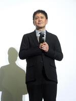 映画「放送禁止　ぼくの３人の妻」完成披露上映会にアンバサダーとして登壇したくりぃむしちゅー・有田哲平