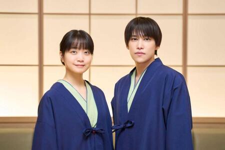 　主演の深川麻衣（左）の恋人役を演じる千賀健永（Ｃ）「週末旅の極意３」製作委員会