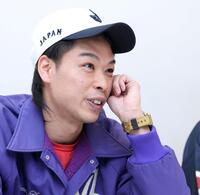 野球愛を真剣な眼差しで語るバッテリィズ・エース（撮影・伊藤笙子）