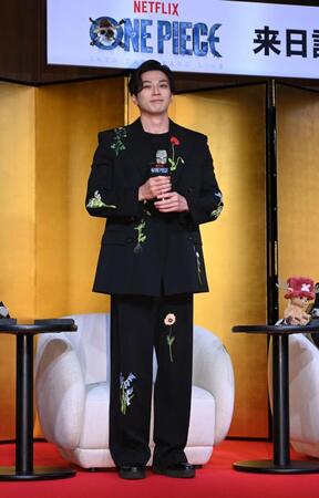 　来日会見に登場した新田真剣佑（撮影・開出牧）