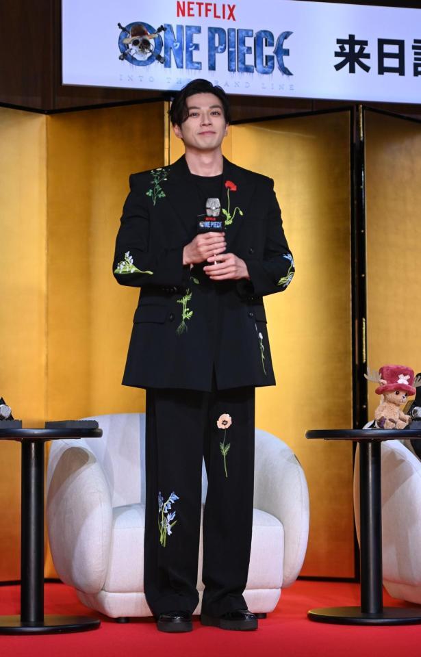 　来日会見に登場した新田真剣佑（撮影・開出牧）