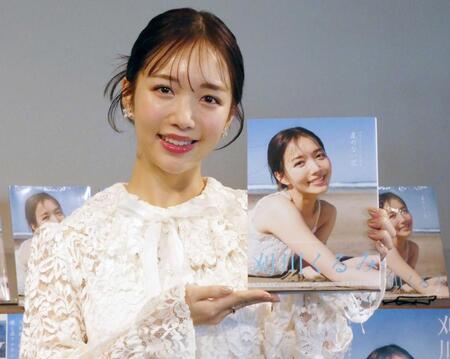 １ｓｔ写真集「星のない空」の発売記念イベントを行った刈川くるみ＝都内　