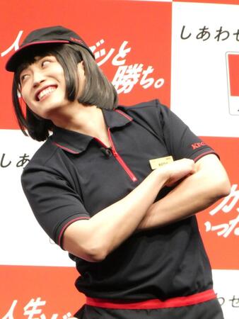 ポーズを決める池田直人