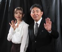 朗読劇「東京の空」の囲み取材に出席した長濱ねる（左）と林家三平