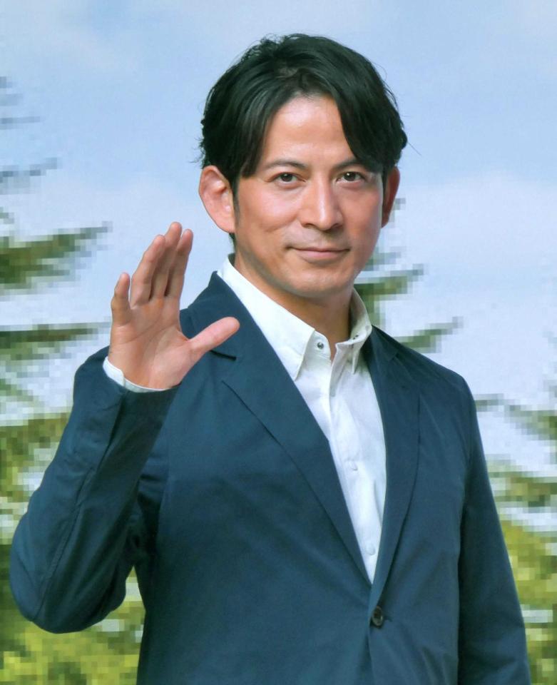 　イベントに出席した岡田准一