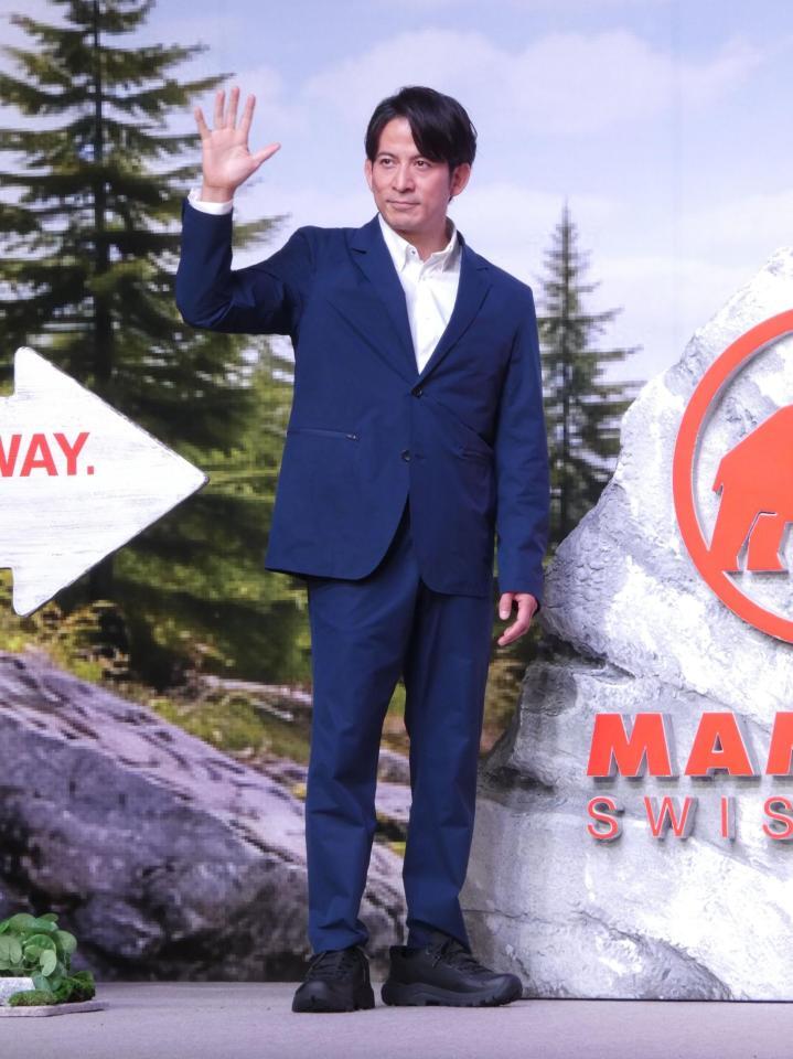 イベントに出席した岡田准一