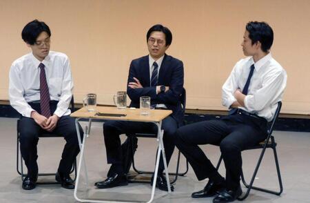 　単独ライブを行った青色１号の（左から）仮屋そうめん、榎本淳、カミムラ